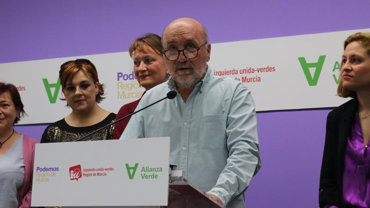 Jose Luis Álvarez Castellanos, en una rueda de prensa de IU Verdes