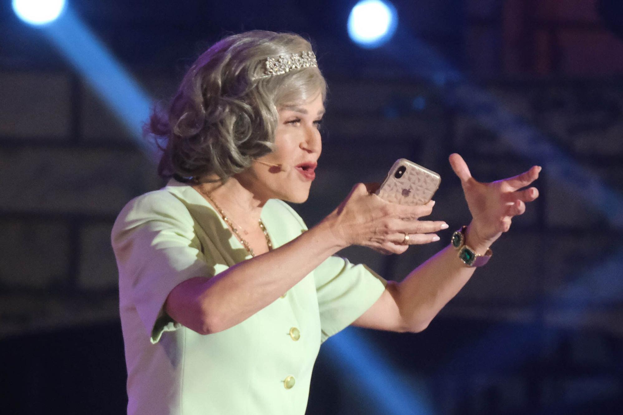 La actriz grancanaria Antonia San Juan durante su espectáculo &#039;La reina Merita&#039;.