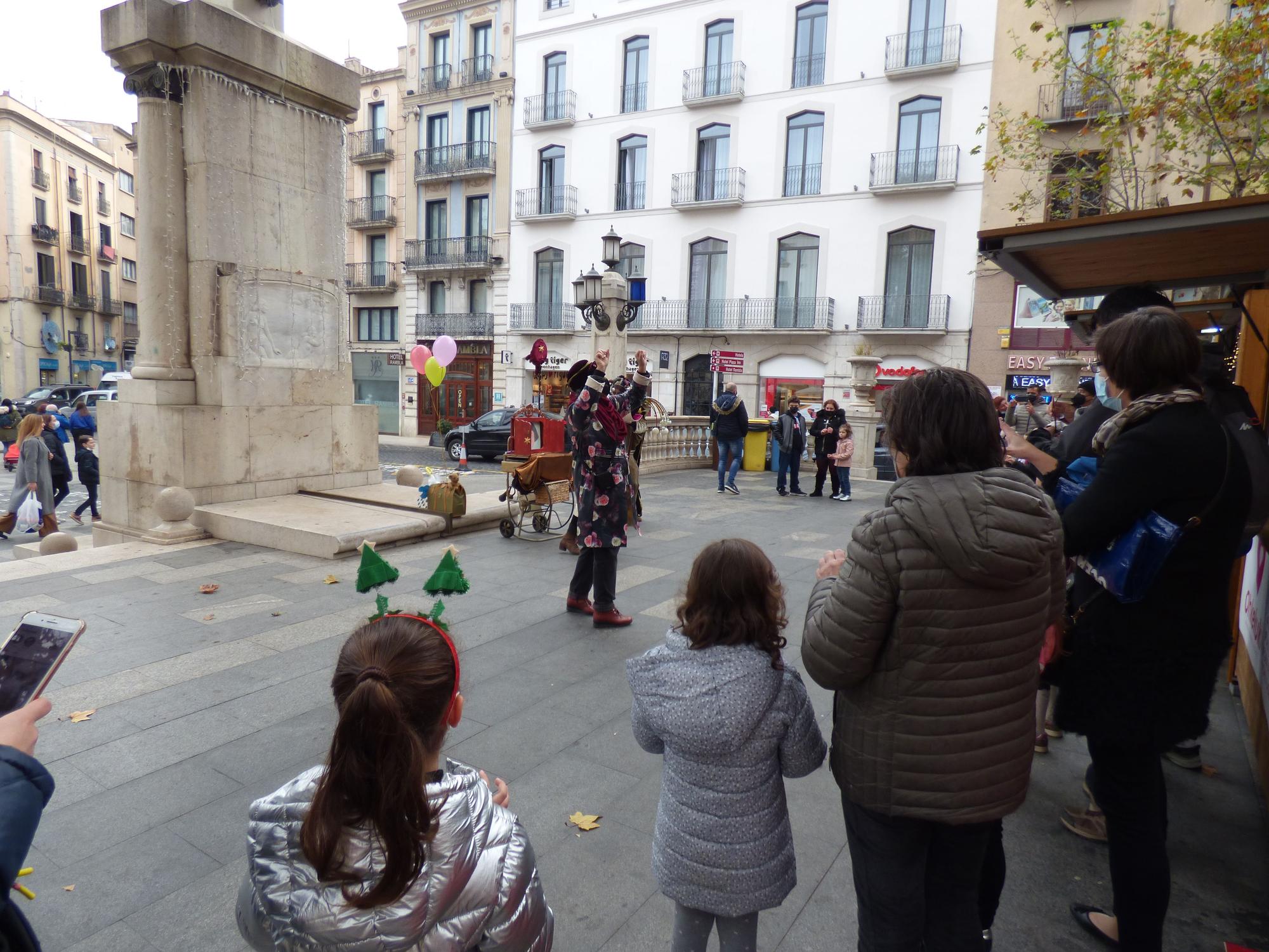 En Fumera es deixa veure per Figueres acompanyat de la Nadalina i la Bel