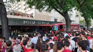 El autobús del Sevilla sale ya para el Benito Villamarín