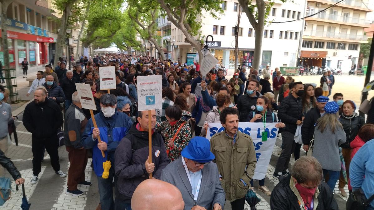 Manifestación en la calle Marqués de Campo de Dénia por una sanidad de gestión pública