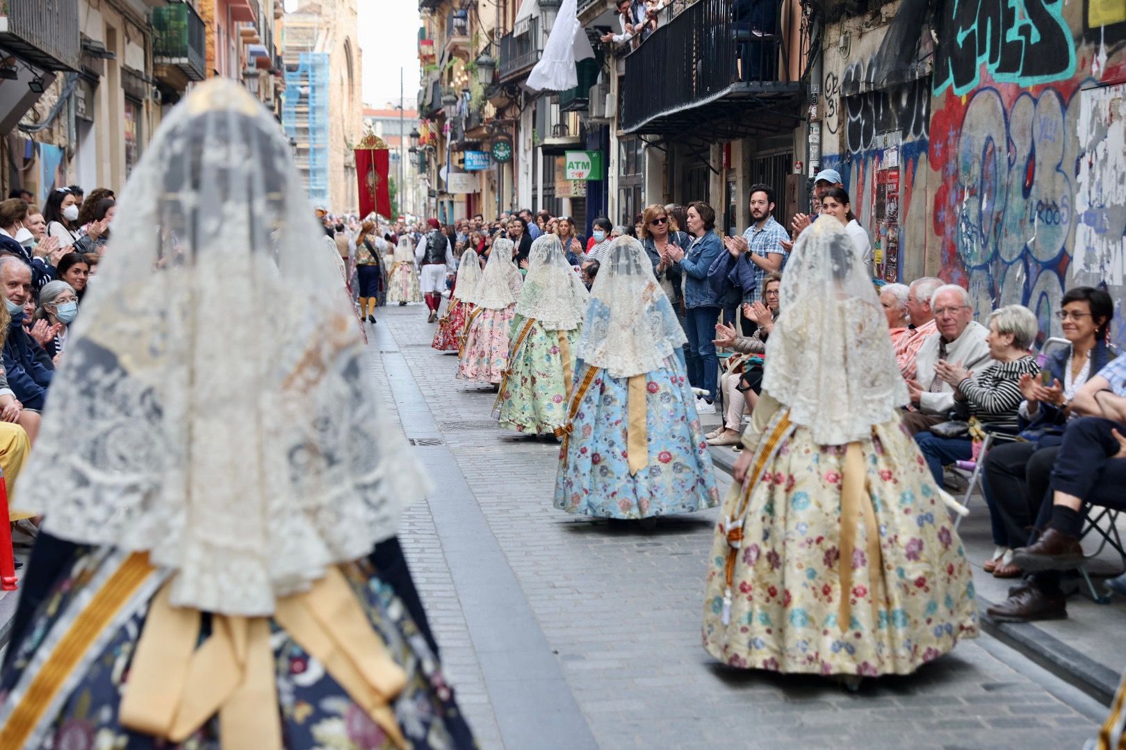 La fuerza de las Fallas en la Procesión de la Virgen (y IV, la comitiva oficial)