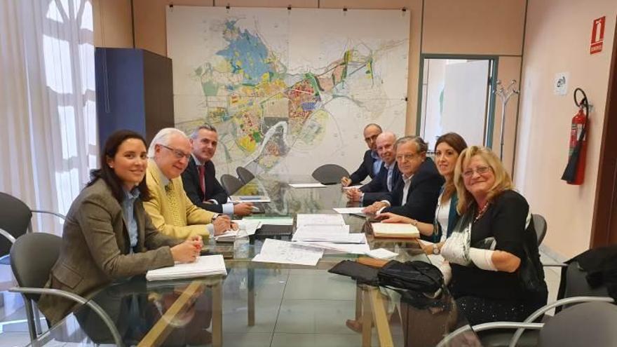 Junta y Ayuntamiento trabajan en común para dotar de ascensores distintos edificios de Córdoba