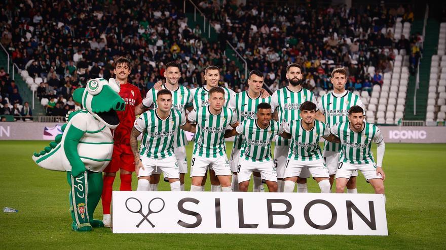 Suspenso general para un gris Córdoba CF ante el Cádiz