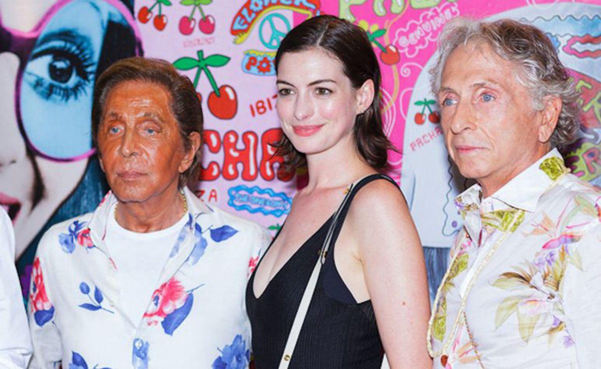 Con Valentino y Anne Hathaway en el Flower Power VIp. | ARCHIVO DE C.ARLOS MARTORELL