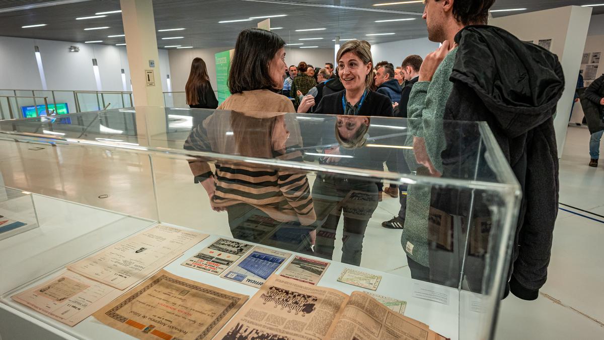 Inauguración de la exposición 'Zaragoza, el fútbol en e_volución' en Etopía