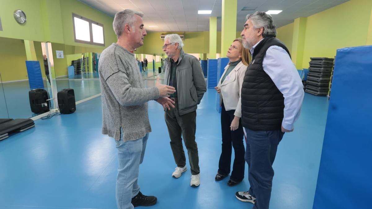 El presidente del CSD, José Manuel Rodríguez Uribes, visita el polideportivo de Picanya