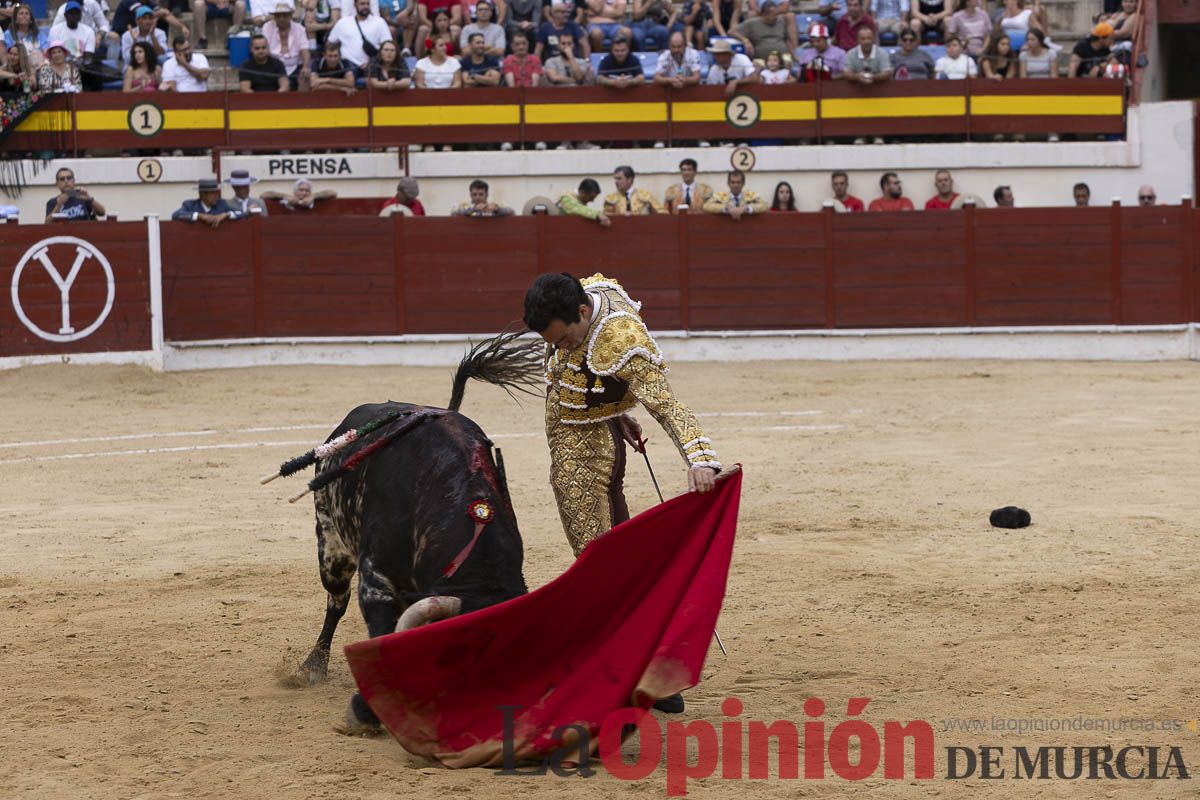 Tarde histórica en Abarán con la alternativa de José María Trigueros y el indulto de Tomás Rufo, junto a Castella salieron a hombros