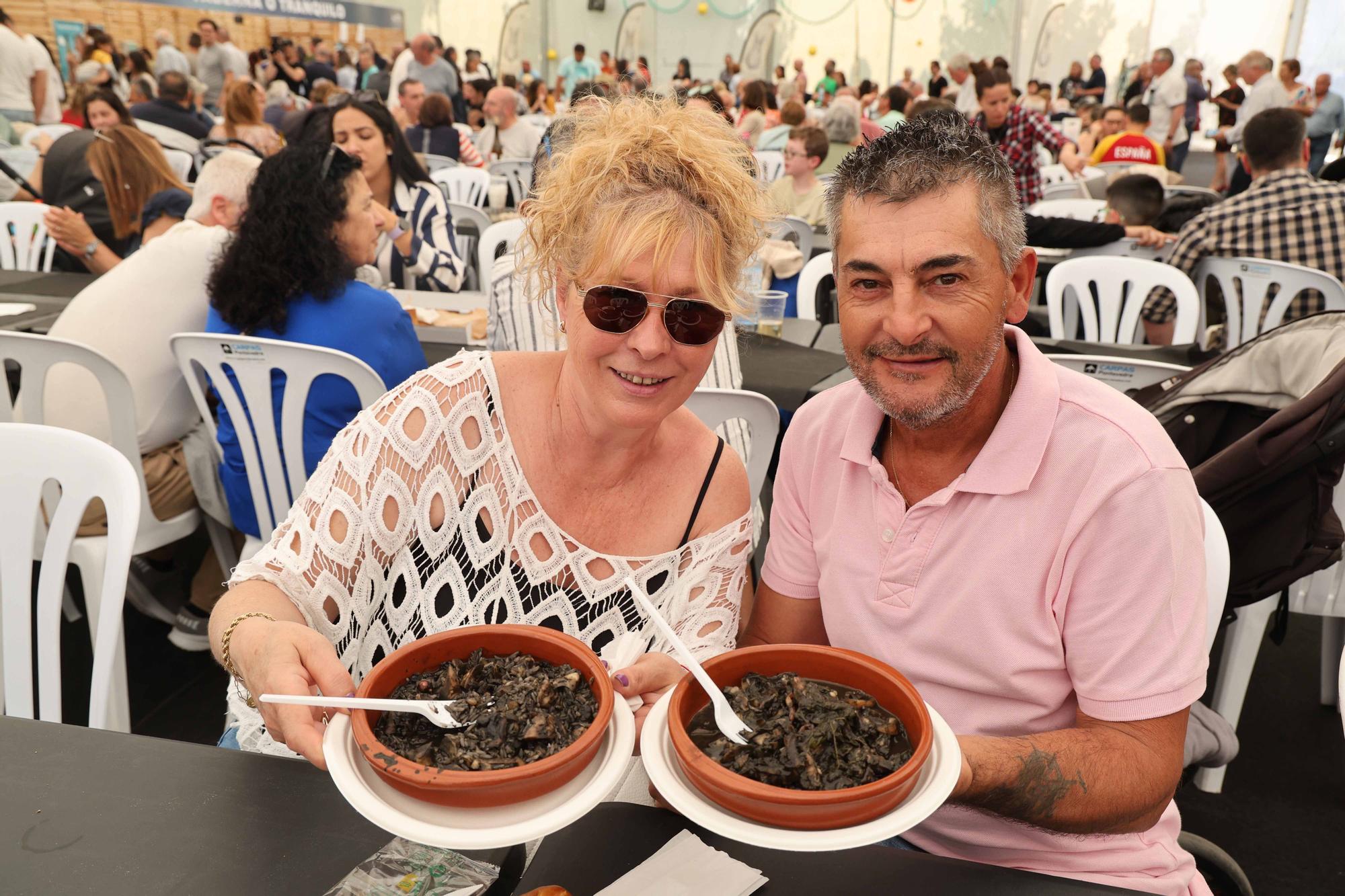 Redondela sienta en la mesa a los amandes del choco