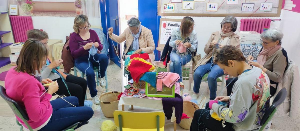 El proyecto premiado lleva por nombre ‘Pequeñas puntadas, grandes redes’. | SERVICIO ESPECIAL