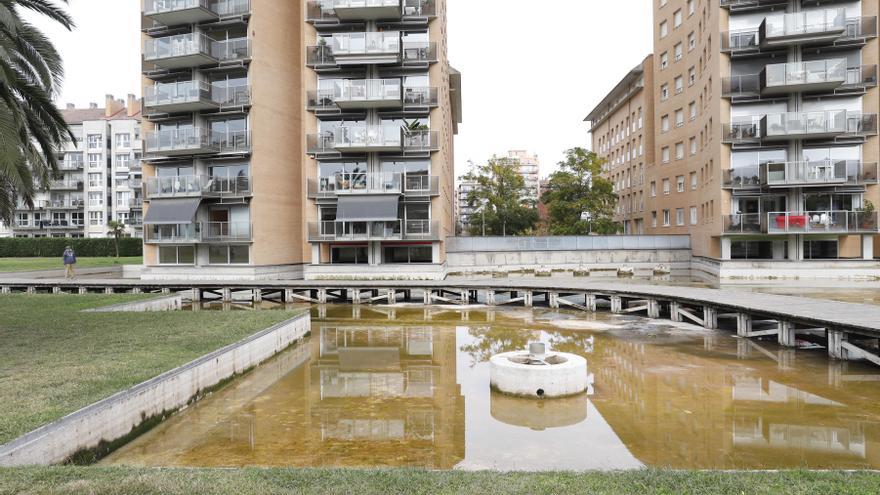 L’estany del parc del Migdia ja està buit