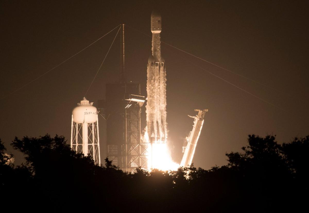 This SpaceX photo released by NASA shows the SpaceX Falcon Heavy rocket carrying 24 satellites as part of the Department of Defense s Space Test Program-2  STP-2  mission launching from Launch Complex 39A on June 25  2019 at NASA s Kennedy Space Center in Florida  - Four NASA technology and science payloads which will study non-toxic spacecraft fuel  deep space navigation   bubbles  in the electrically-charged layers of Earth s upper atmosphere  and radiation protection for satellites are among the two dozen satellites that will be put into orbit   Photo by NASA Joel Kowsky   NASA   AFP    RESTRICTED TO EDITORIAL USE - MANDATORY CREDIT  AFP PHOTO   JOEL KOWSKY   NASA  - NO MARKETING NO ADVERTISING CAMPAIGNS - DISTRIBUTED AS A SERVICE TO CLIENTS ---