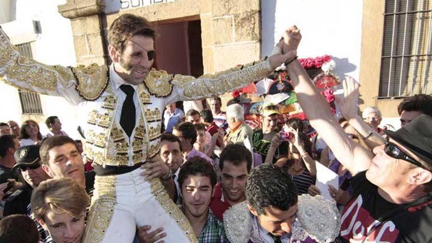 Juan José Padilla abre la puerta grande