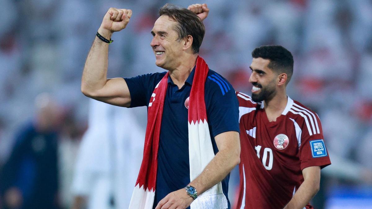 Julen Lopetegui celebra la clasificación de Qatar para el Mundial 2026.