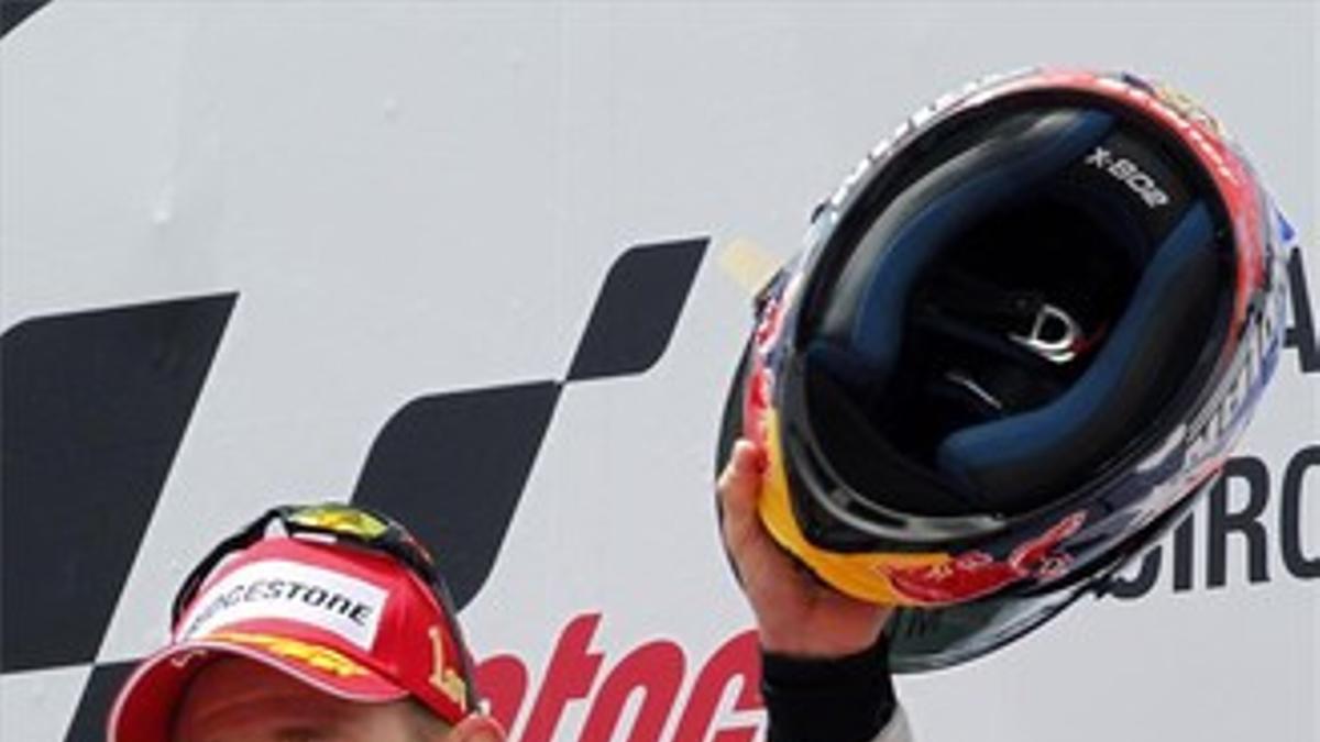 Stoner celebra su triunfo en el GP de Portugal en Estoril el pasado 6 de mayo.