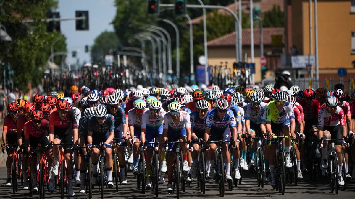 El pelotón, durante la etapa