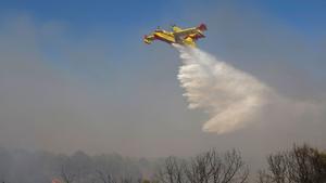 Un vecino de Alía (Cáceres), en muerte cerebral al caerle la descarga de agua en un incendio forestal
