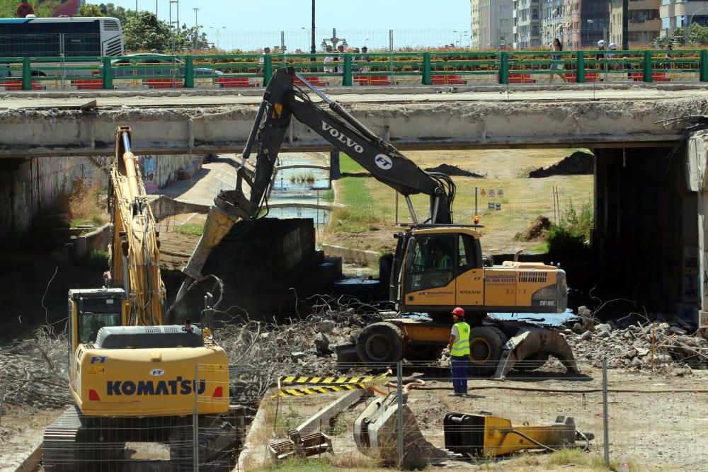 Demolición del tablero norte del Puente de Tetuán.