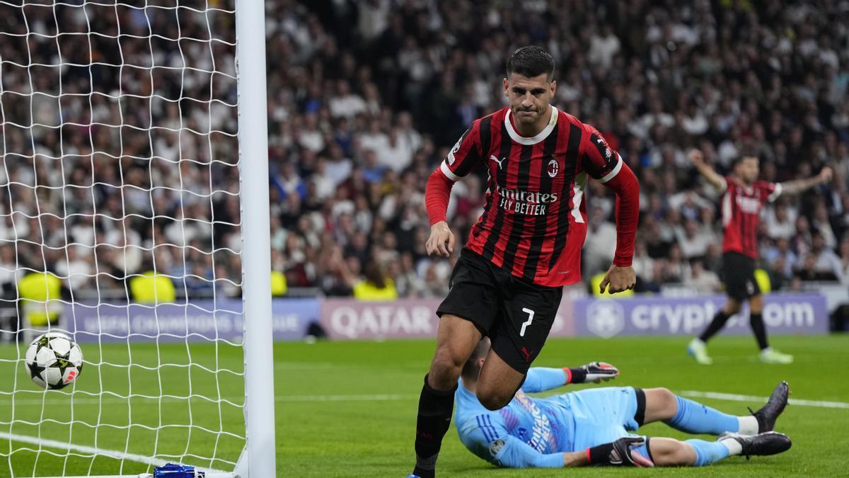 Álvaro Morata adelanta al Milan con su gol ante el Real Madrid en e Bernabéu.