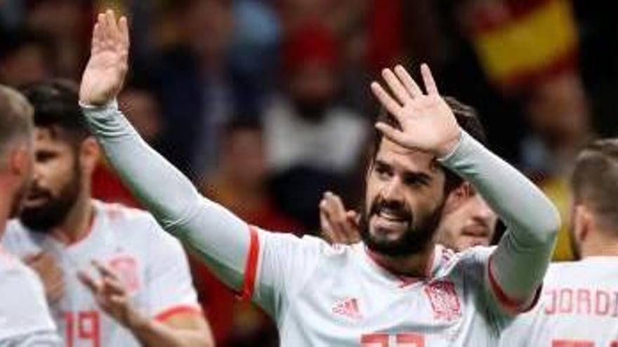 Isco celebra el segon dels tres gols que va marcar a Argentina