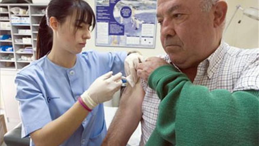 La campaña de vacunación contra la gripe quiere llegar al 80% de los mayores de 65 años
