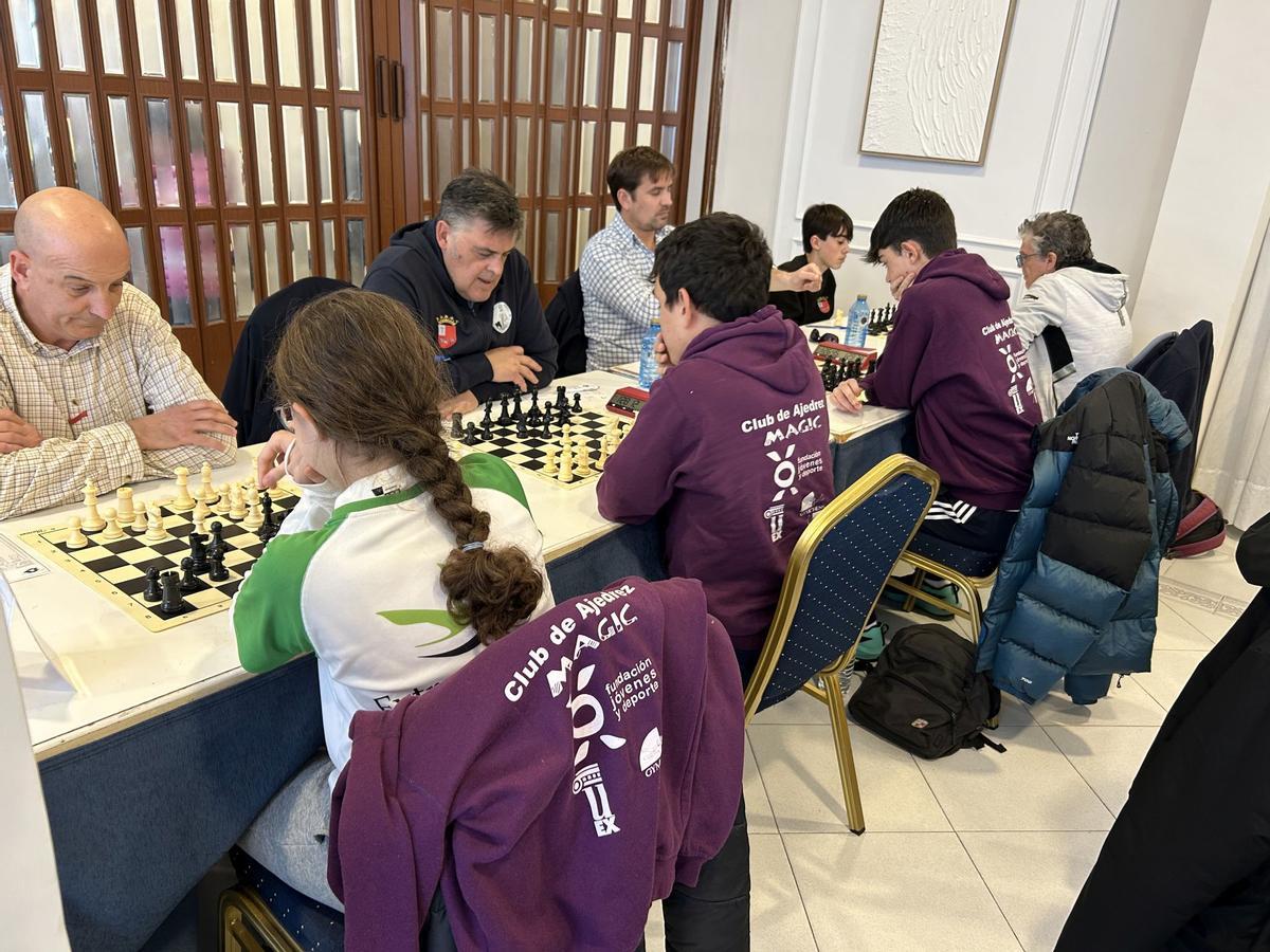 Enfrentamiento entre el Magic Extremadura y el iAcere Casareño.