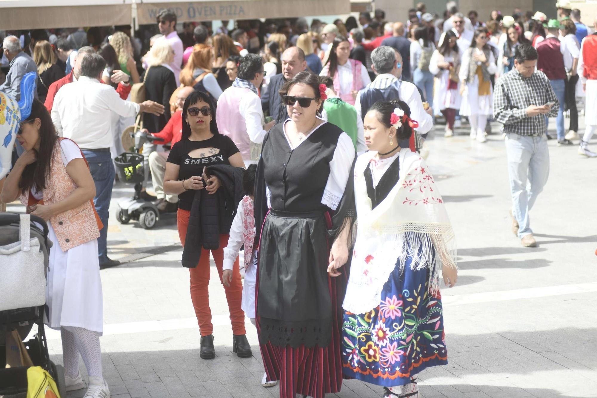 Ambiente en las calles del centro de Murcia durante el Bando de la Huerta (II)