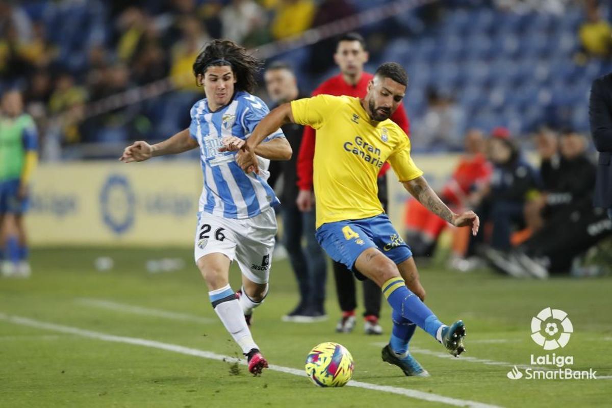 Álex Calvo, durante el partido en el Estadio de Gran Canaria.