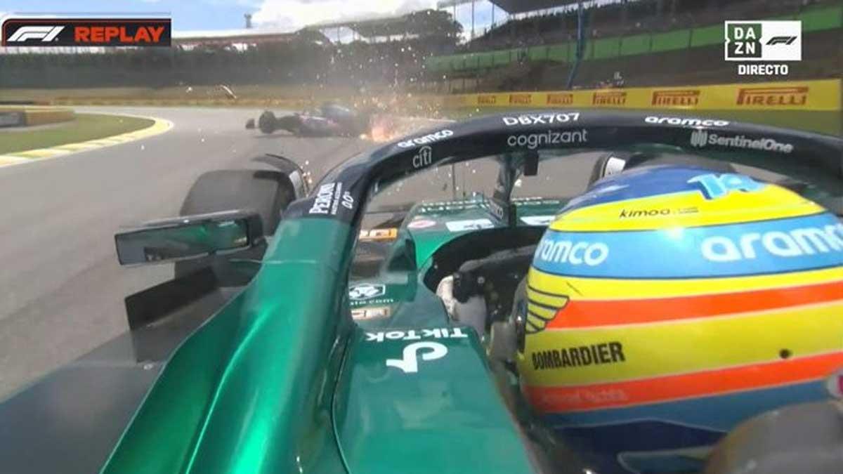 Alonso y Ocon, tras el impacto en Interlagos