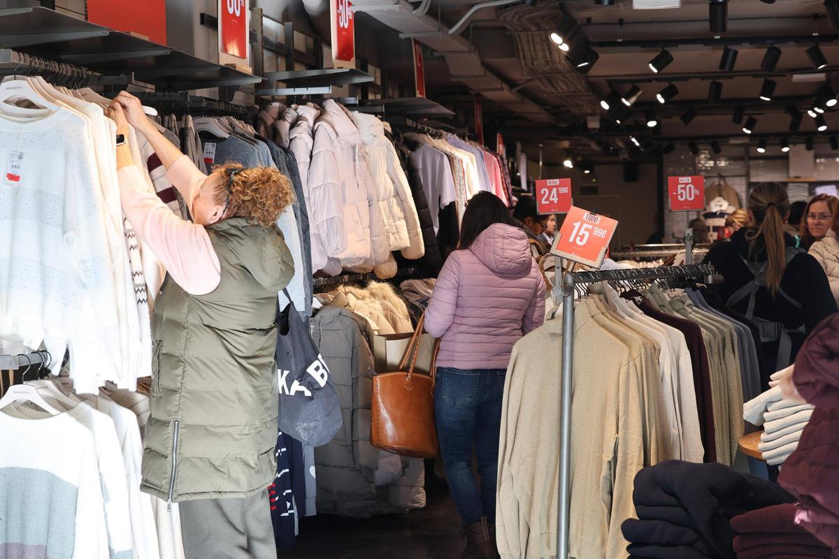 Mira aquí todas las fotos del primer día de rebajas en Ibiza