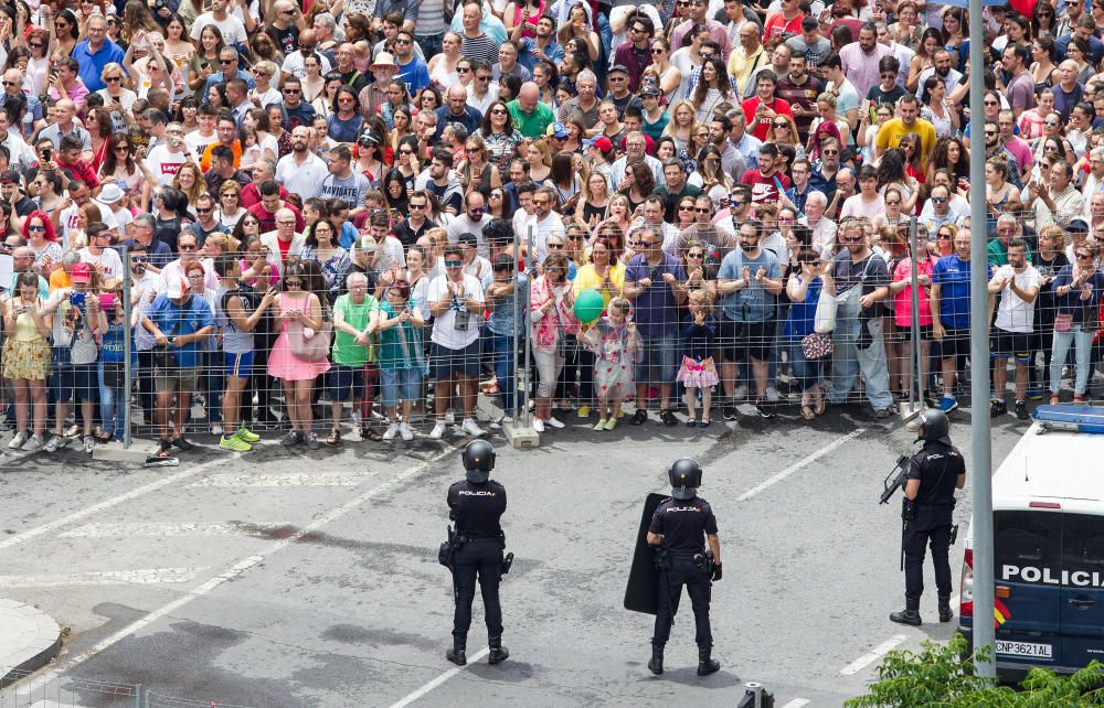 Primera mascletá de las Hogueras del 90 aniversario.