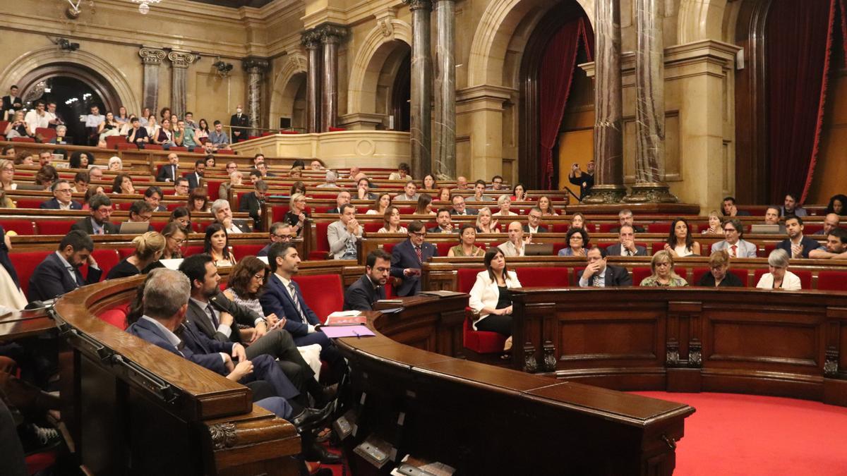 L&#039;hemicicle en un moment de la sessió de control al president durant el ple del Parlament