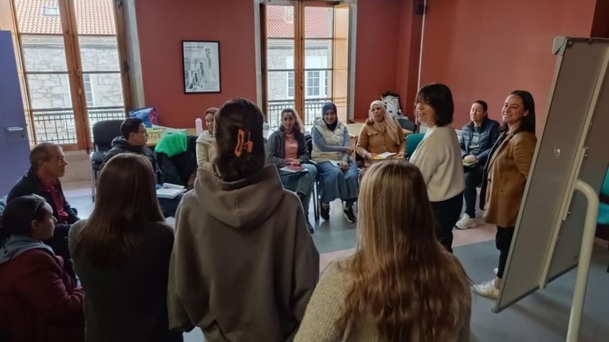 Silleda pone en marcha un curso de gallego y español para inmigrantes a través de su programa Anduriña