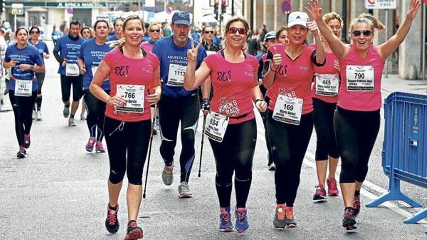 Geschafft: erfolgreiche Teilnehmerinnen beim Frauen-Marathon in Palma 2014