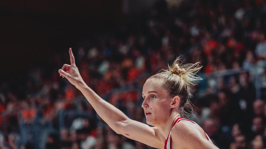 Leo Fiebich revalida el título de MVP de la Liga Endesa femenina