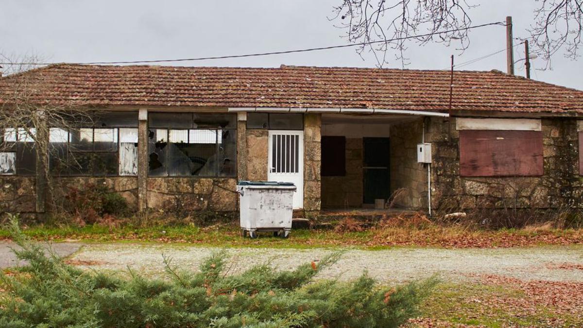Estado que presenta la antigua escuela de Moreira, en Soutomaior.   | // FDV