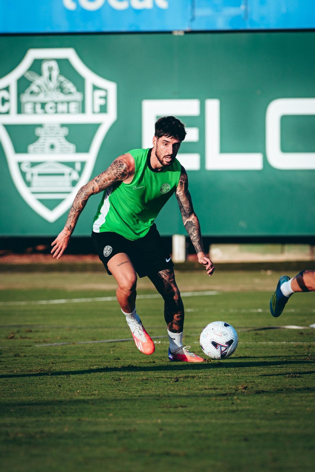 Fer Niño, en su primer entrenamiento con el Elche, este miércoles
