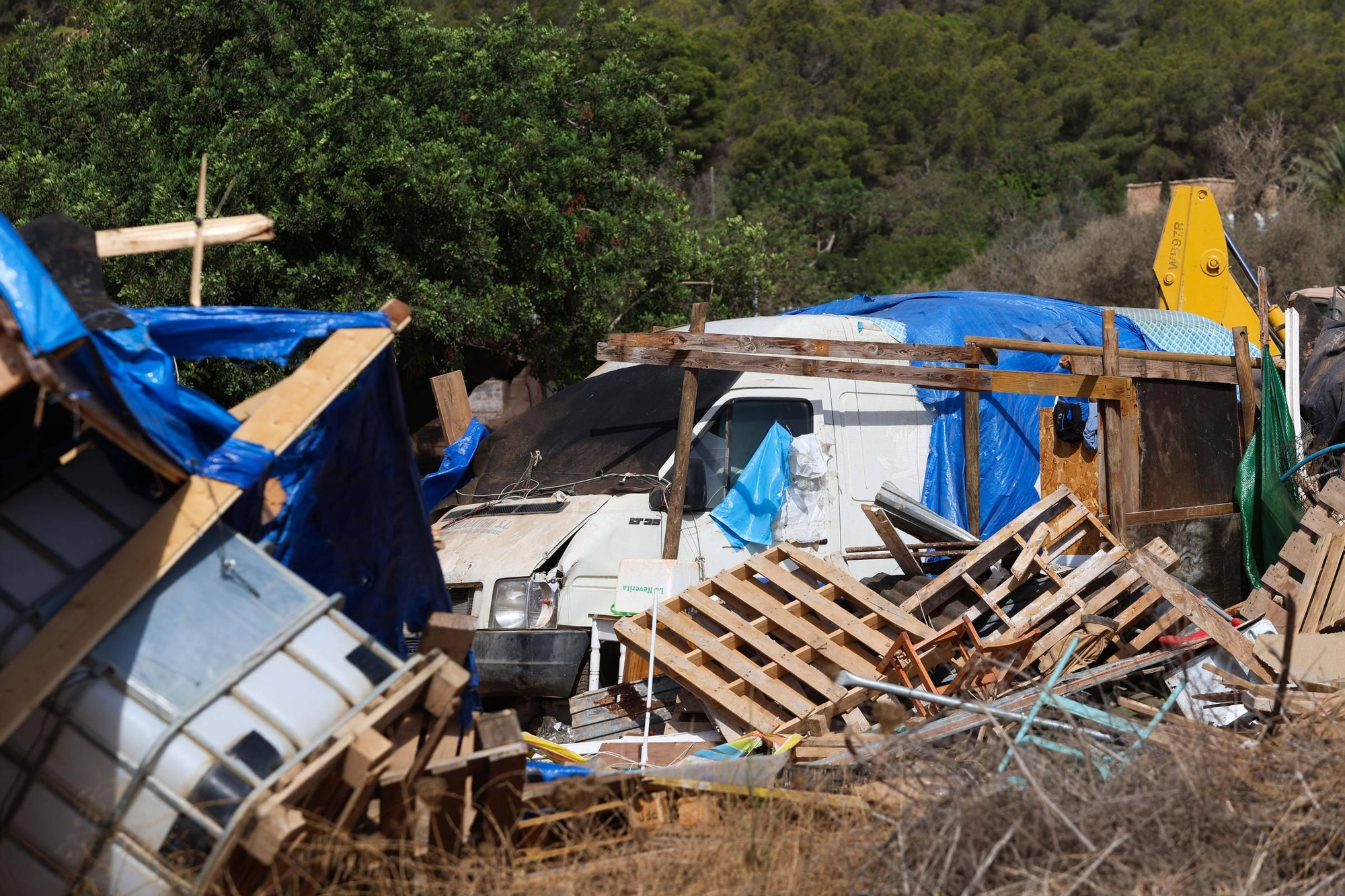 Todas las imágenes del desalojo de Can Rova 2 en Ibiza