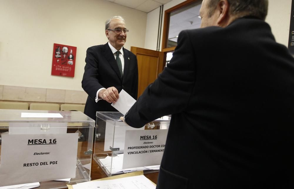 Segunda ronda de votaciones para rector de la Universidad de Oviedo