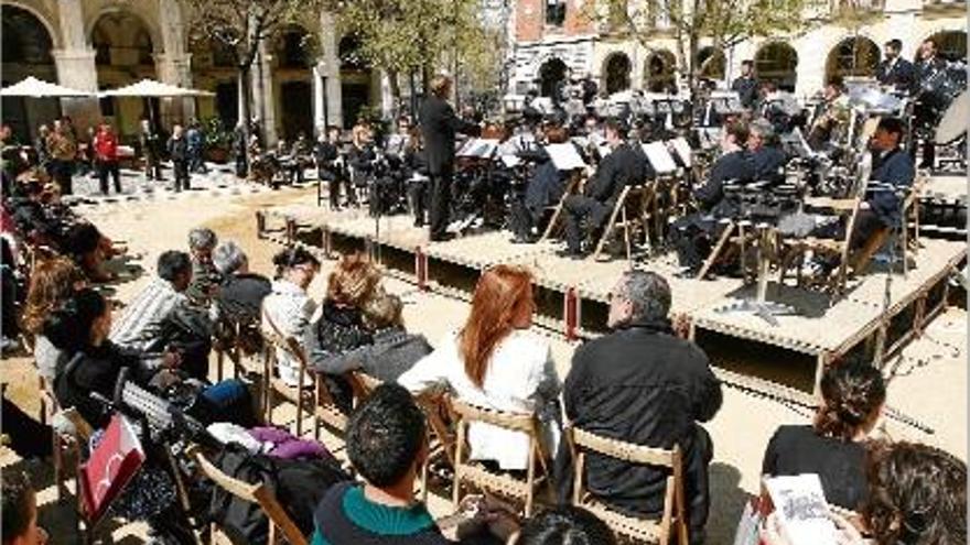 Concert de banda a la plaça Independència