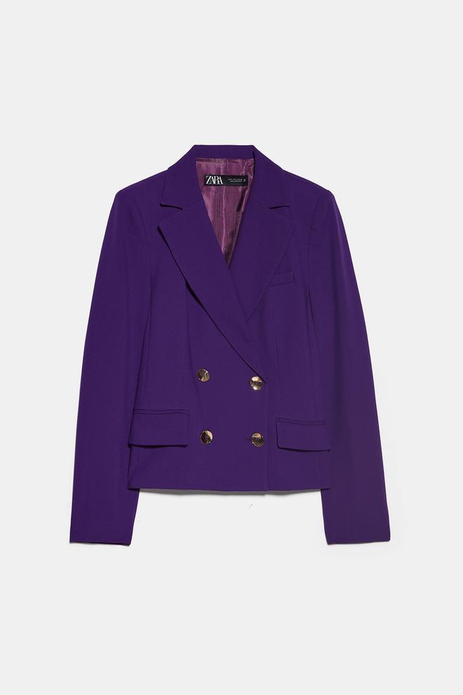 Blazer en color morado de Zara