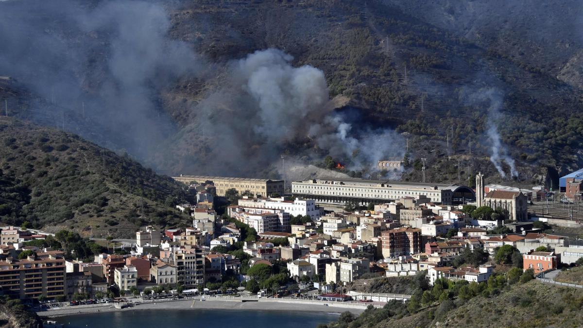 El incendio forestal que ha afectado a Colera y Portbou ha quemado 600 hectáreas.