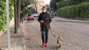 La infanta Elena con su mascota.