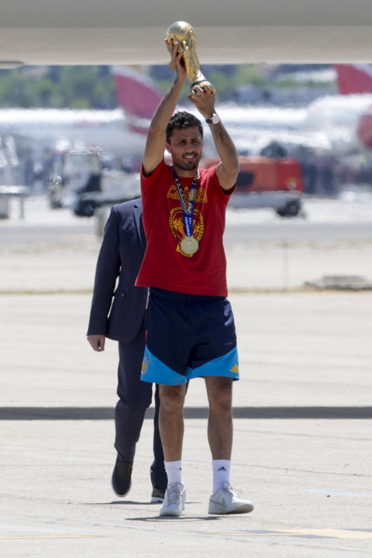 La Selección aterriza en Madrid tras proclamarse como campeona en el Mundial