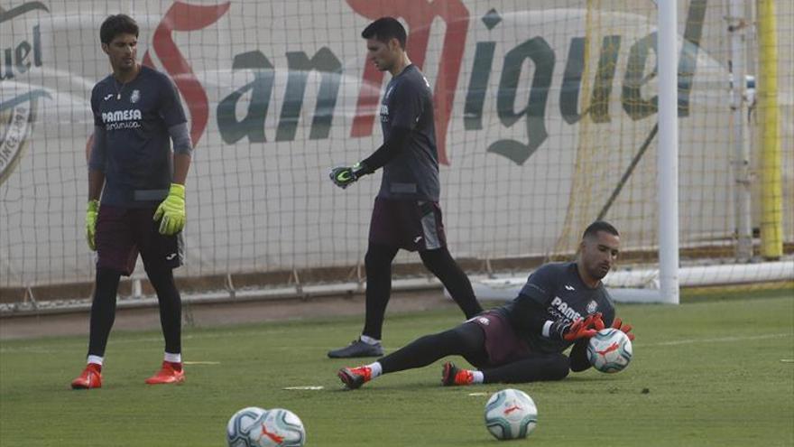 Asenjo: «Tenemos que sacar el fútbol y el carácter del equipo»