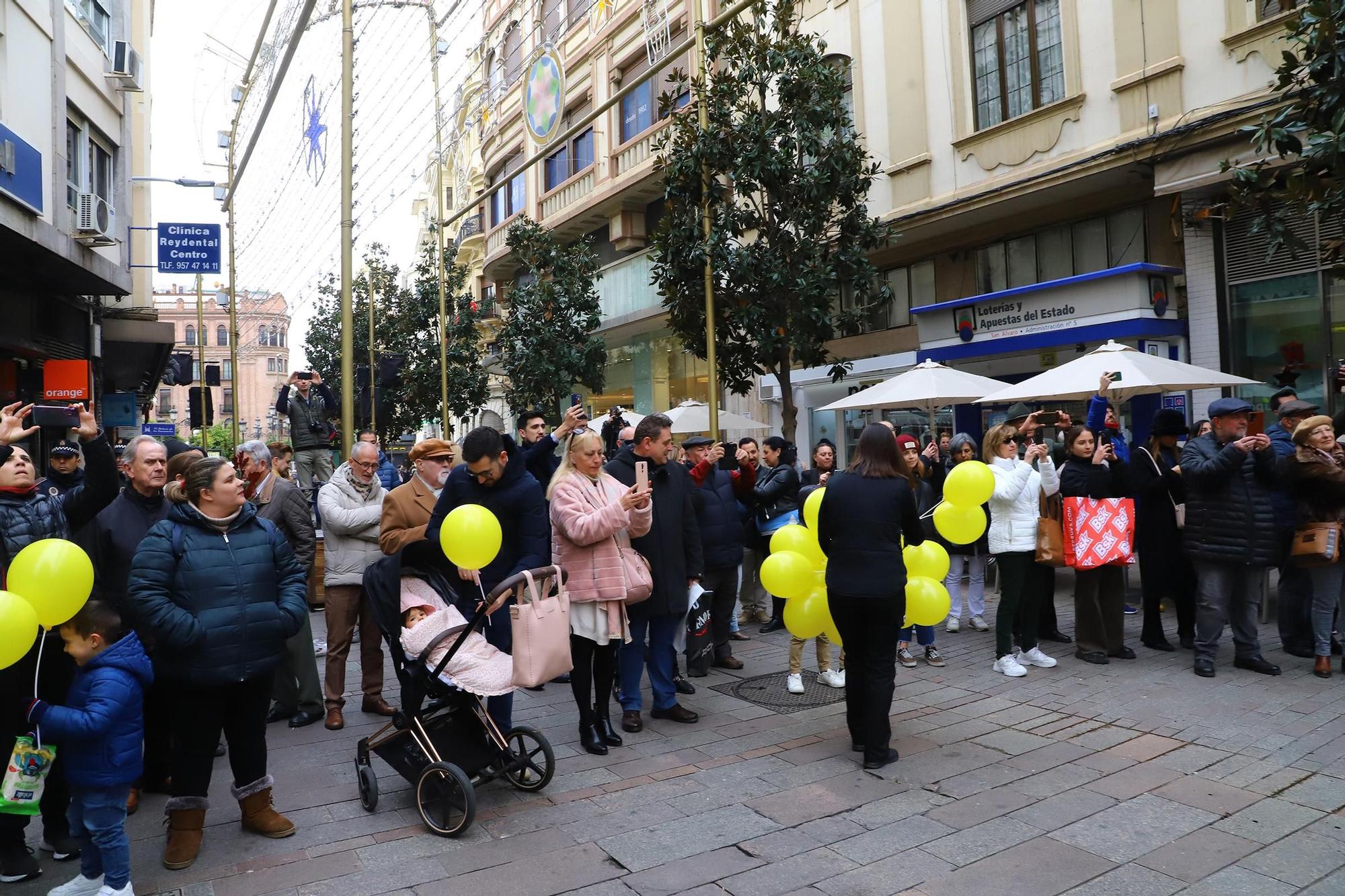 La Orquesta de Córdoba inerpretando Adeste Fideles en la calle Cruz Conde