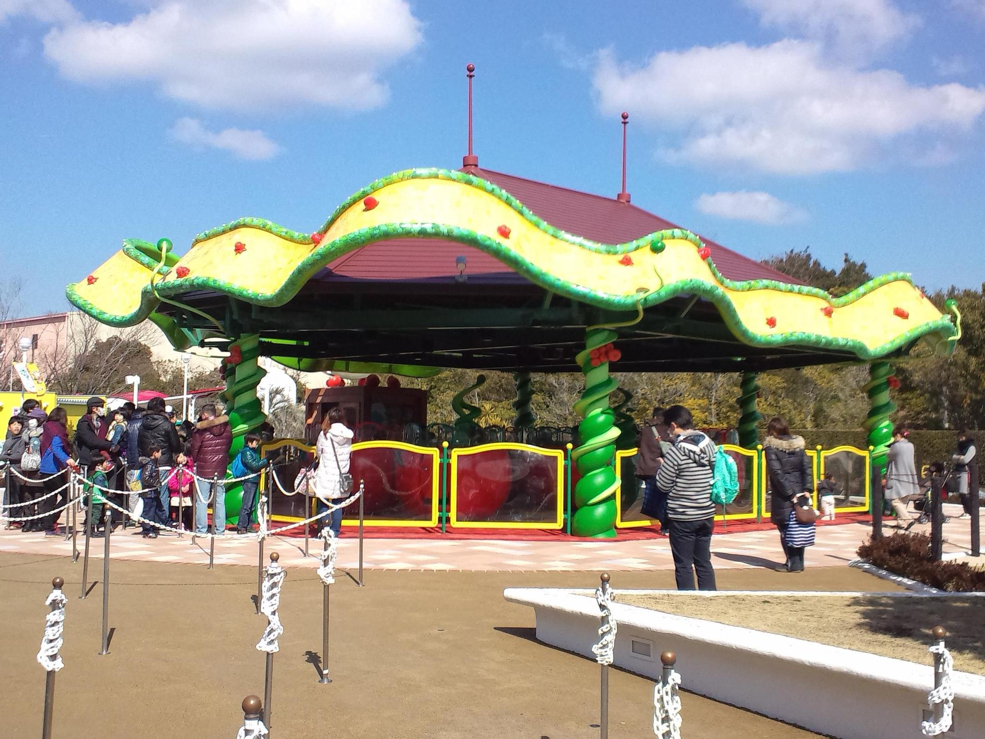 La Tomatina  es la favorita de mayores y niños en el parque