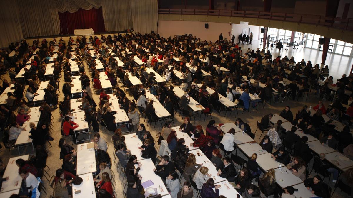 Imagen de archivo de las oposiciones a enfermero del Hospital Provincial en la Pérgola en 2012.