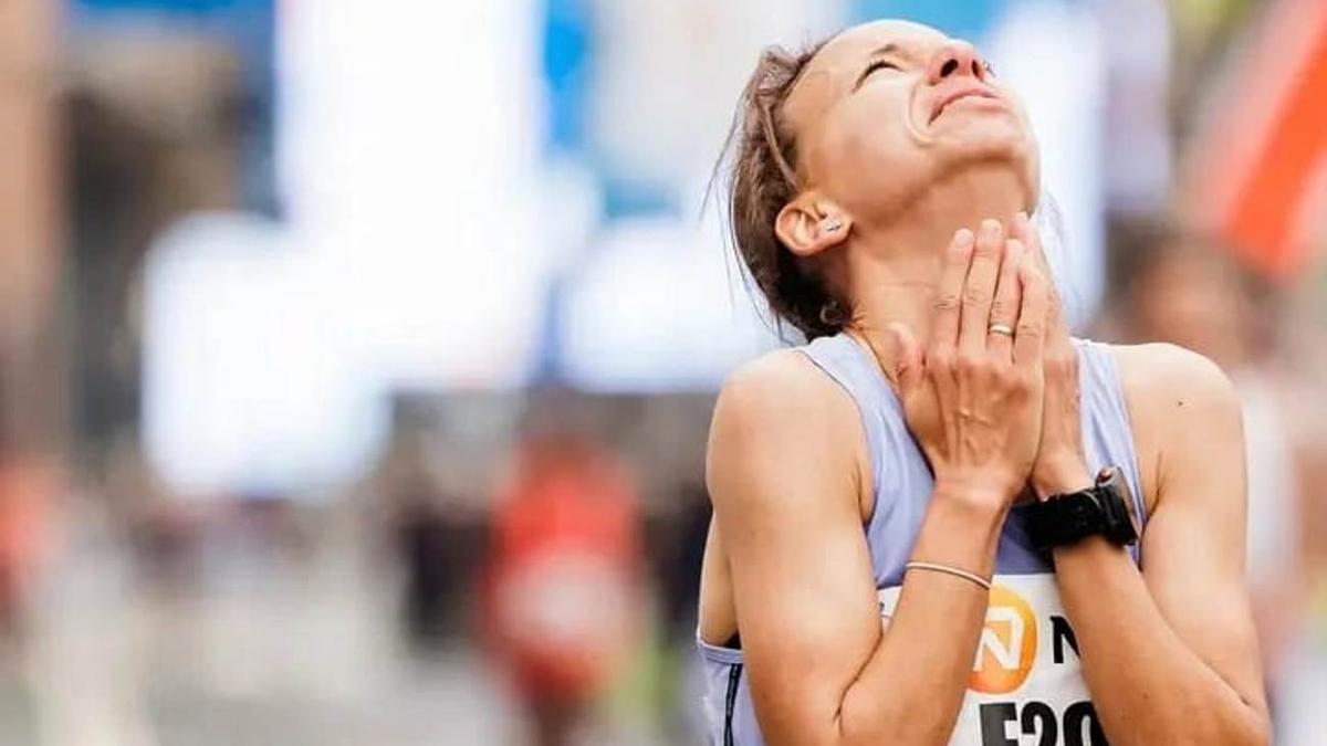 Fátima Ouhaddou, tras acabar una maratón.