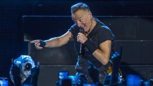 Bruce Springsteen durante el concierto celebrado en el Estadi Olímpic de Barcelona el pasado 30 de abril.